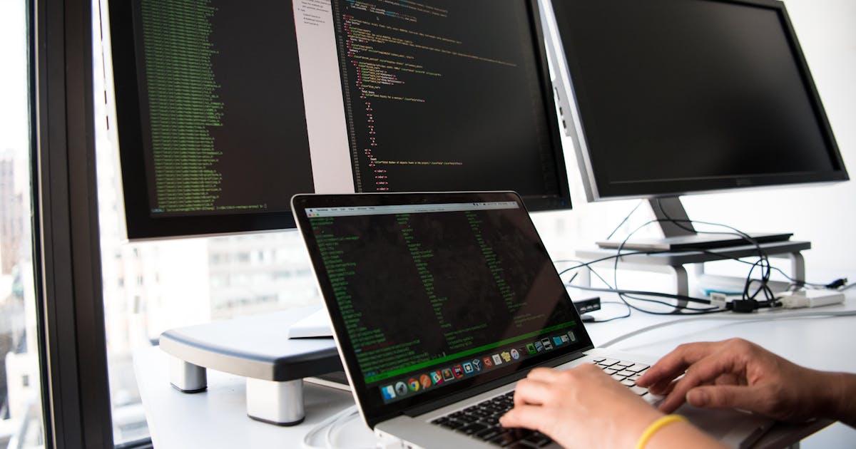 Patrones de base de datos para apps estáticas: local, alojada o backend completo